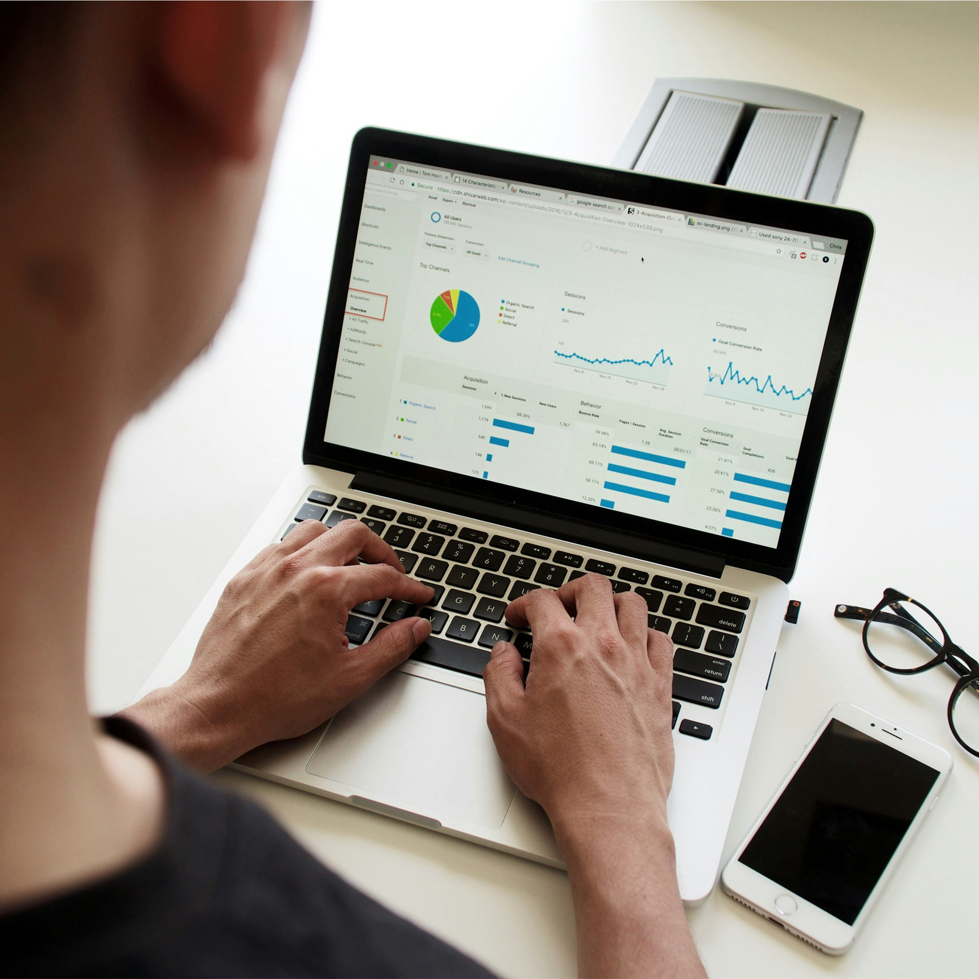 campaign-creators-pypeCEaJeZY-unsplash 1